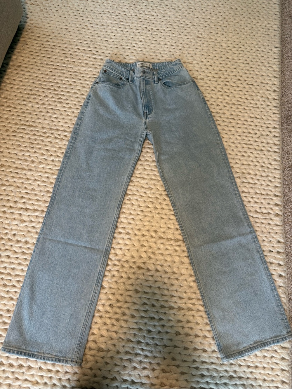 Abercrombie & Fitch The 90s Relaxed Jean High Rise Size 27